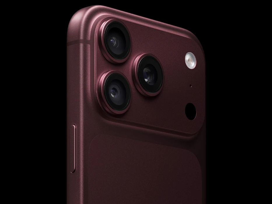 Apple Unveils iPhone 18 Pro with Variable Aperture for Main Camera